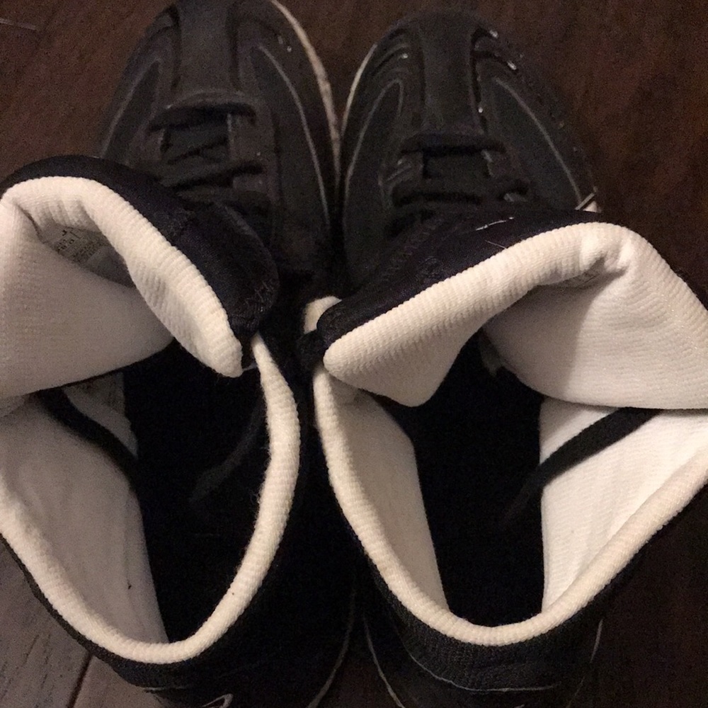 ASICS - Picture 11 of 11